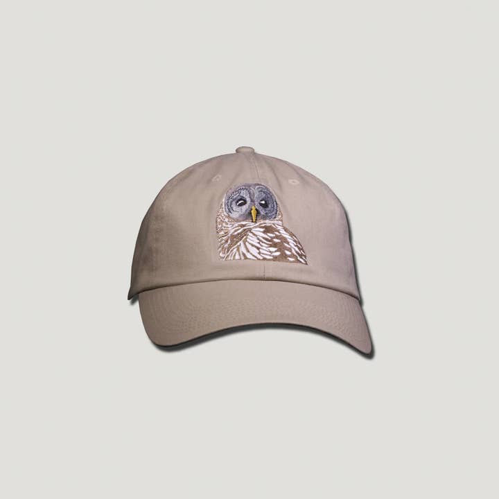 Casquette à profil bas brodée en forme de hibou barré pour la vente par Atlas Screen Printing