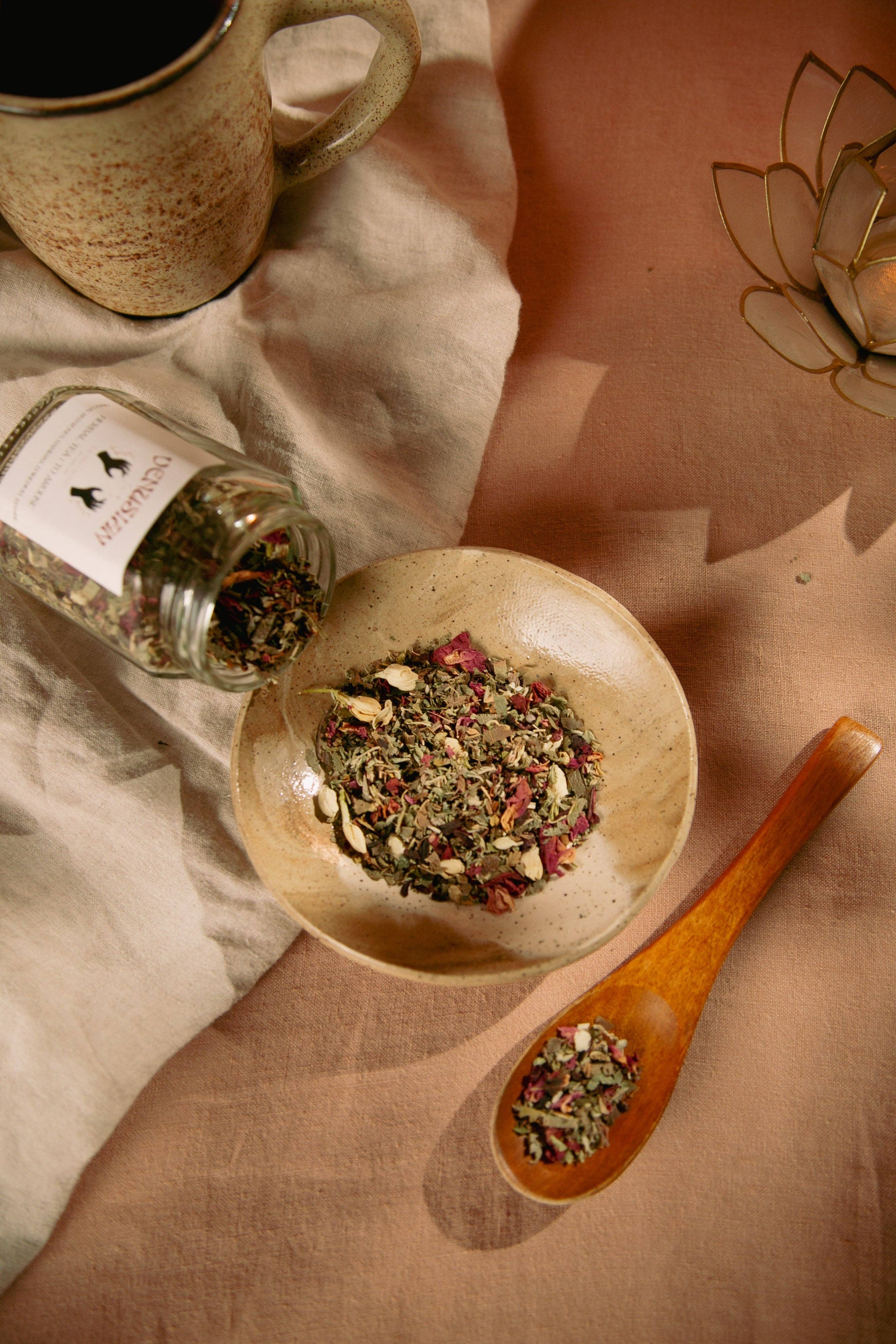 Sacred Sisters Apothecary - Vendita all'ingrosso Tè sfusi - Venusian (tè afrodisiaco a base di erbe)1