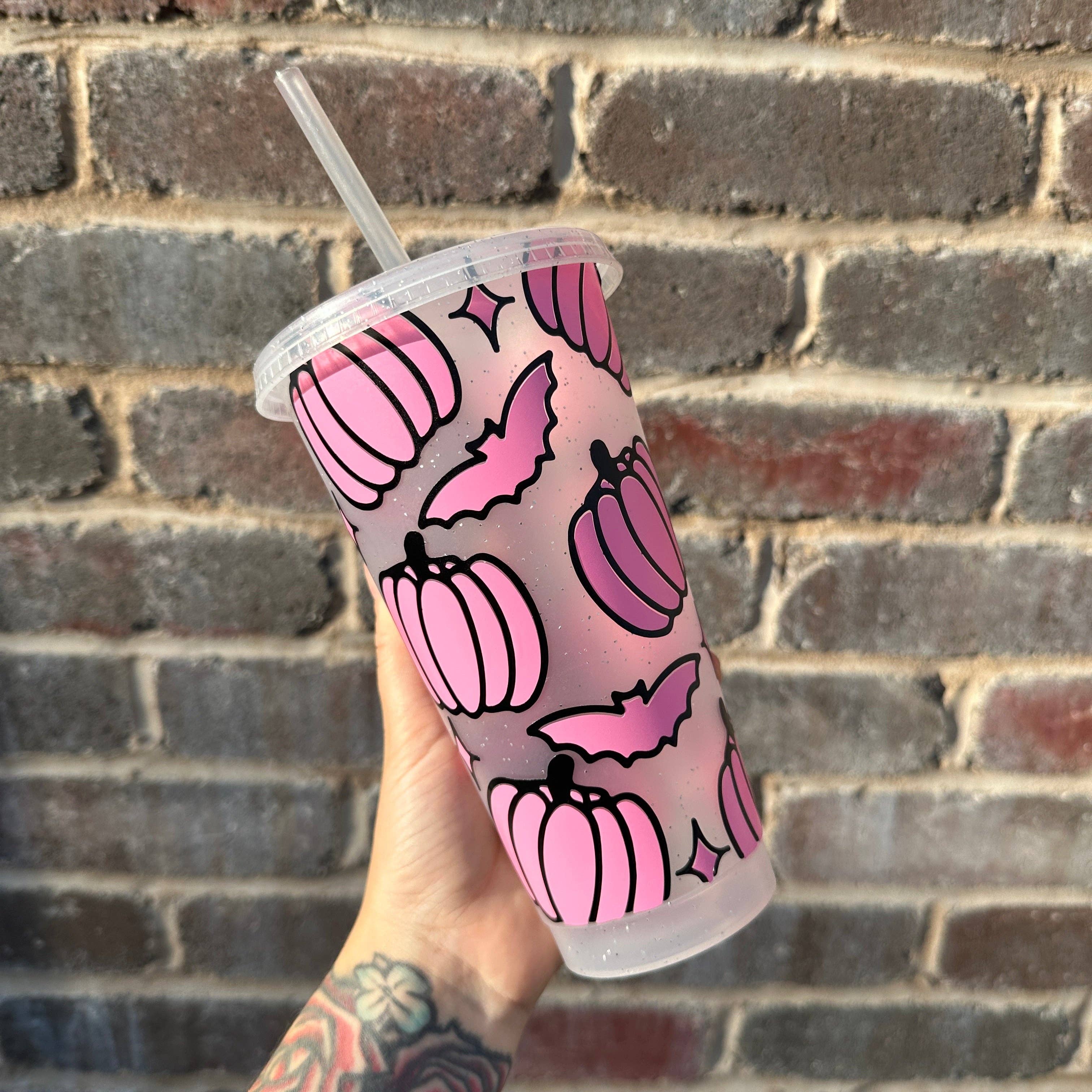 WinsterCreations™ - Vente Gourde/bouteille isotherme - Gobelet à imprimé citrouille et chauve-souris Venti Cold Cup 24 oz pour Halloween, automne, avec paille0