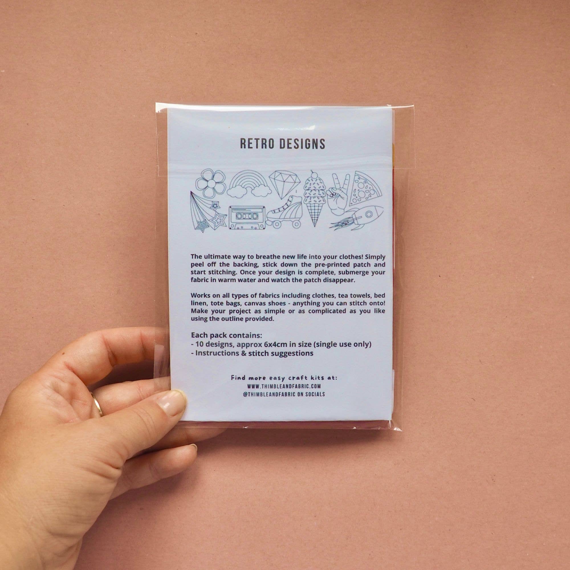 Thimble and Fabric – Großhandel Kreuzstich-/Stickzubehör – Stick- und Näh-Set für Retro-Stickerei-Aufnäher3