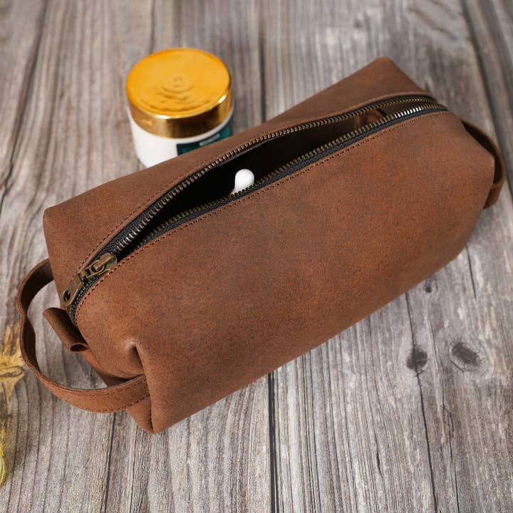 The Master Tanners - Wholesale Toiletry Bag - Men's - Leather Toiletry Bag Hanging Dopp Kit Men's Shaving Bag
