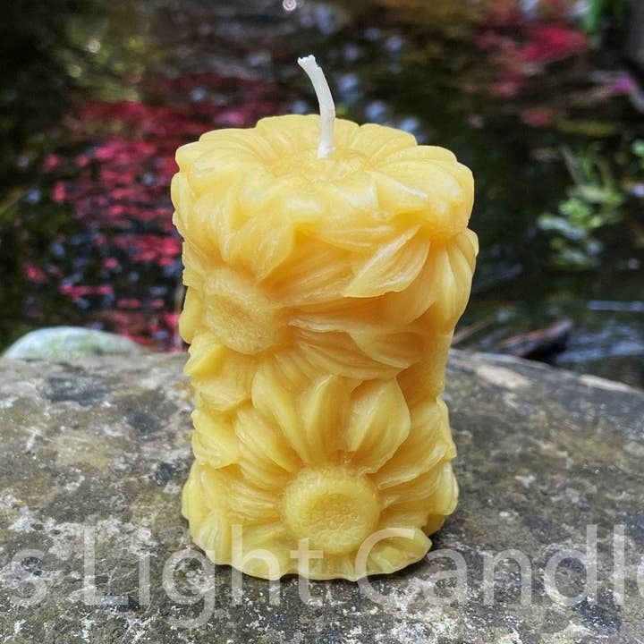 Daisy Flower Beeswax Mini Pillar Candle for wholesale by Bees Light Candles