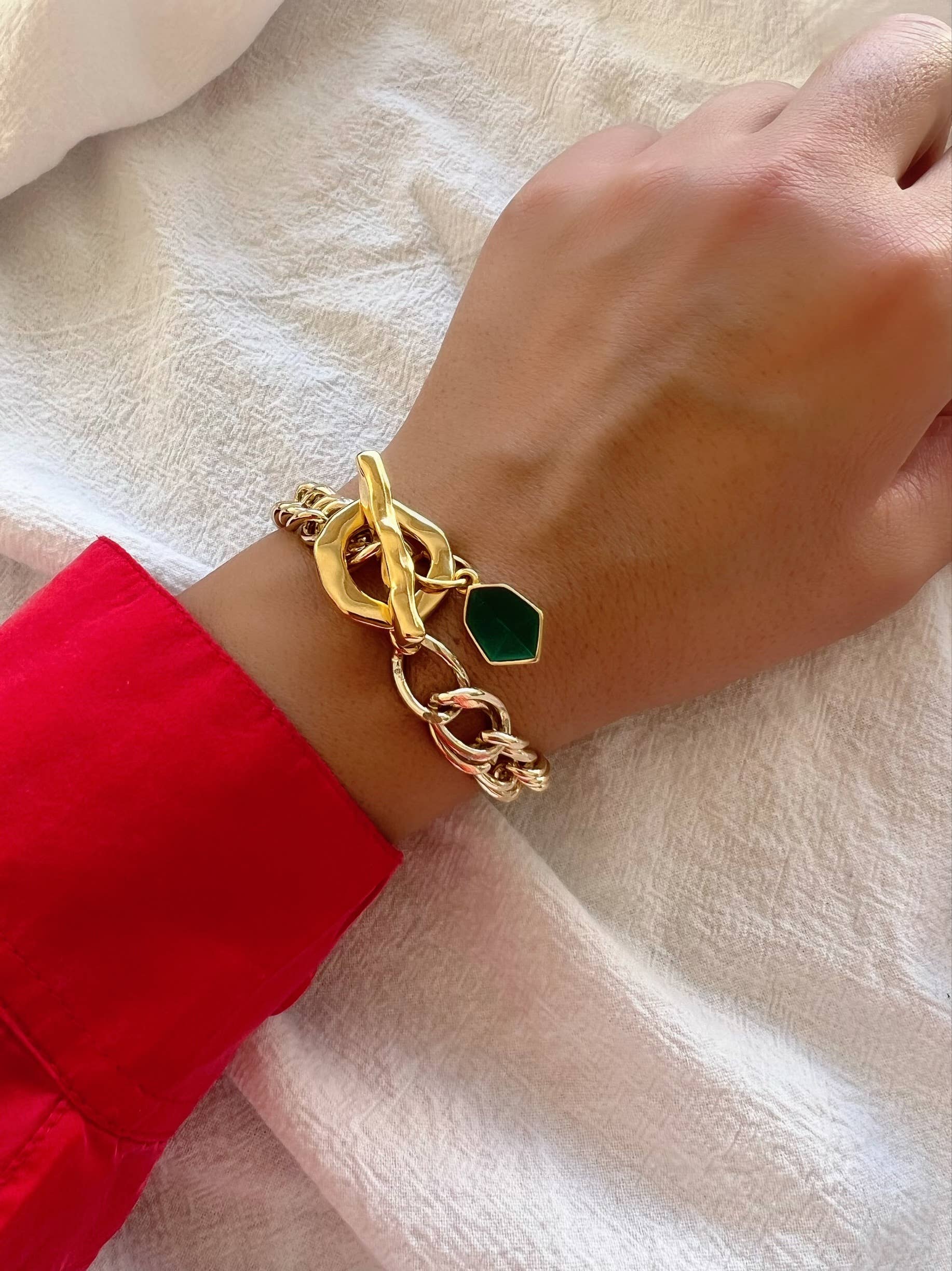 Christina Christi - Vendita all'ingrosso Braccialetto con ciondolo/pendente - Bracciale a catena chunky dorata con pietra verde smaltata2