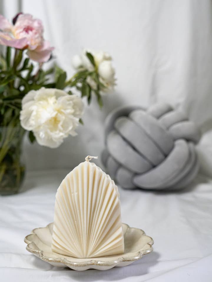 Giant Palm Big Leaf - Handmade Soy Wax Candle - Home Decor for wholesale by Gokican