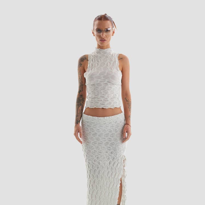 Gilet court texturé à col haut Members Waffle, gris clair pour la vente par Heretic Nine