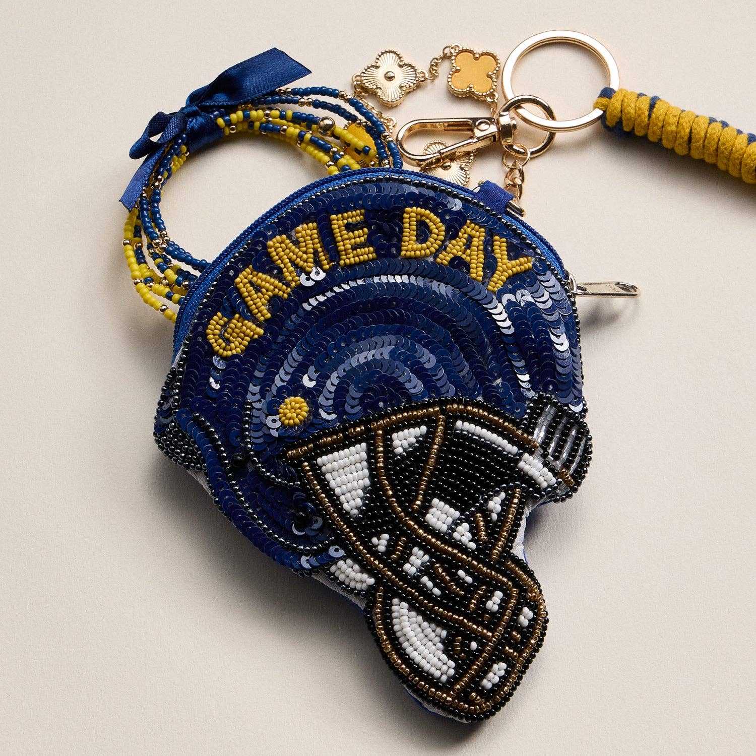 Frem - Wholesale Keychain - Women's - Game Day Beaded Helmet Keychain Pouch – Team Colors24