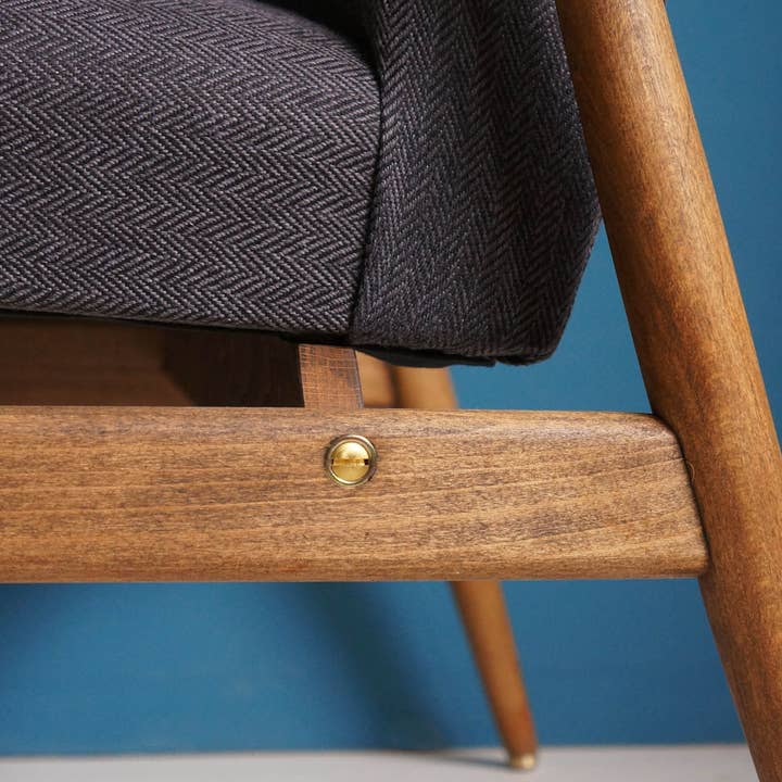 Workshop of Forms - Vendita all'ingrosso Sedie - Poltrona vintage metà secolo con finiture in ottone, grafite7