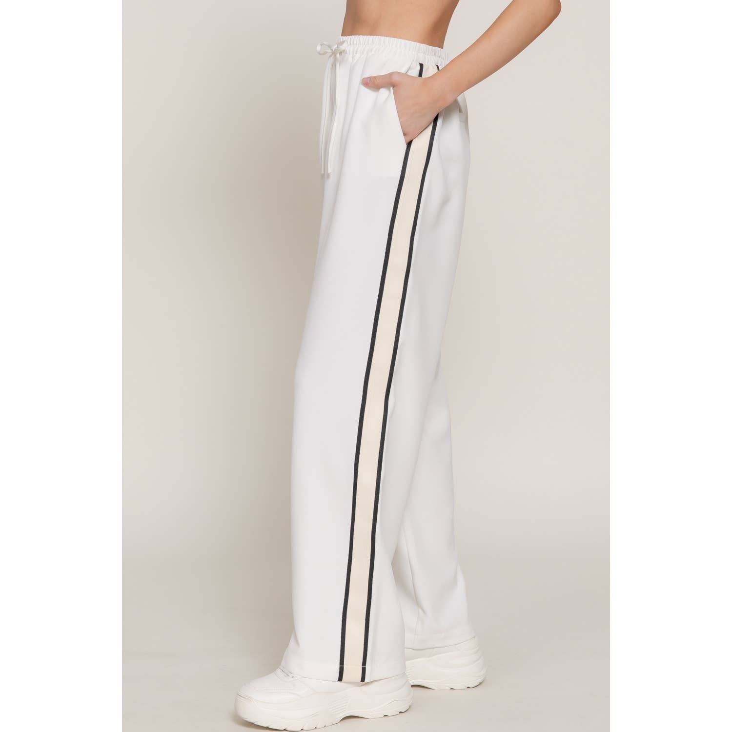 HiteJeans - Wholesale Athletic Sweatpants/Joggers - Women's - Trendy Side Stripe Sweatpants5