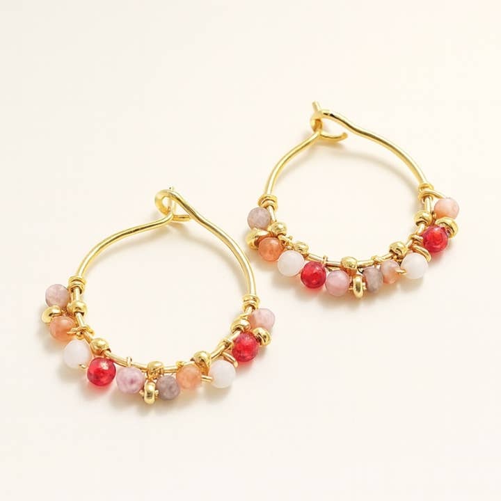 Mini creolen van roestvrij staal en roze natuurlijke parels voor wholesale door Clary Scott Paris