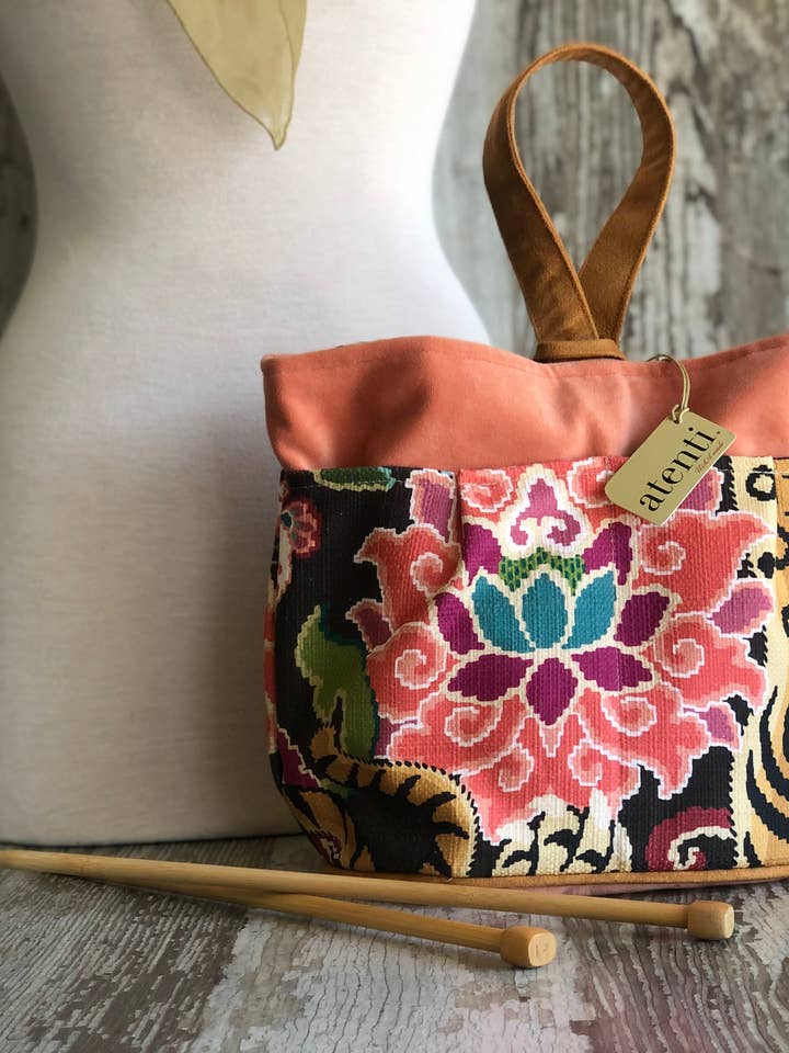 Borsa per progetti per maglieria e uncinetto: Borsa per progetti per maglieria e uncinetto Le Tigre, contenitore alto Le Tigre per la vendita all'ingrosso da parte di Atenti