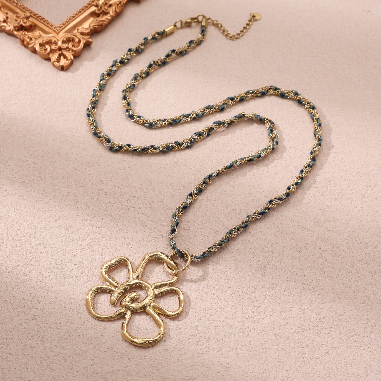 KALISTA - Wholesale Pendant/Charm Necklace - Flora Necklace2