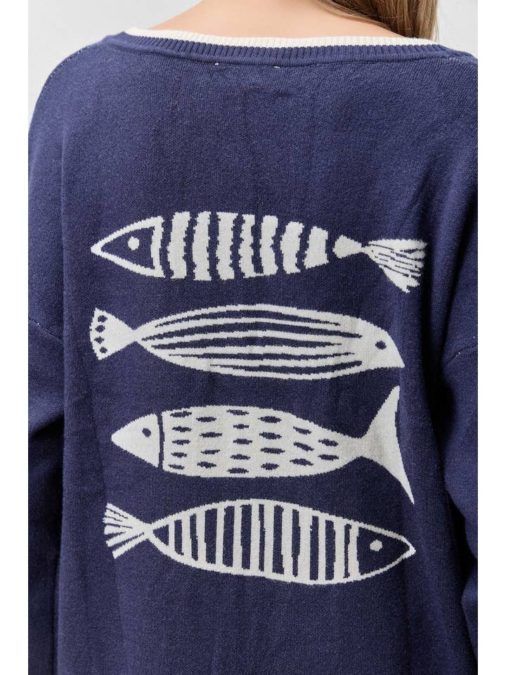 MARINHA/MARFIM CARDIGÃ COM BOTÕES E DESIGN DE PEIXE para venda a revendedores na Faire3