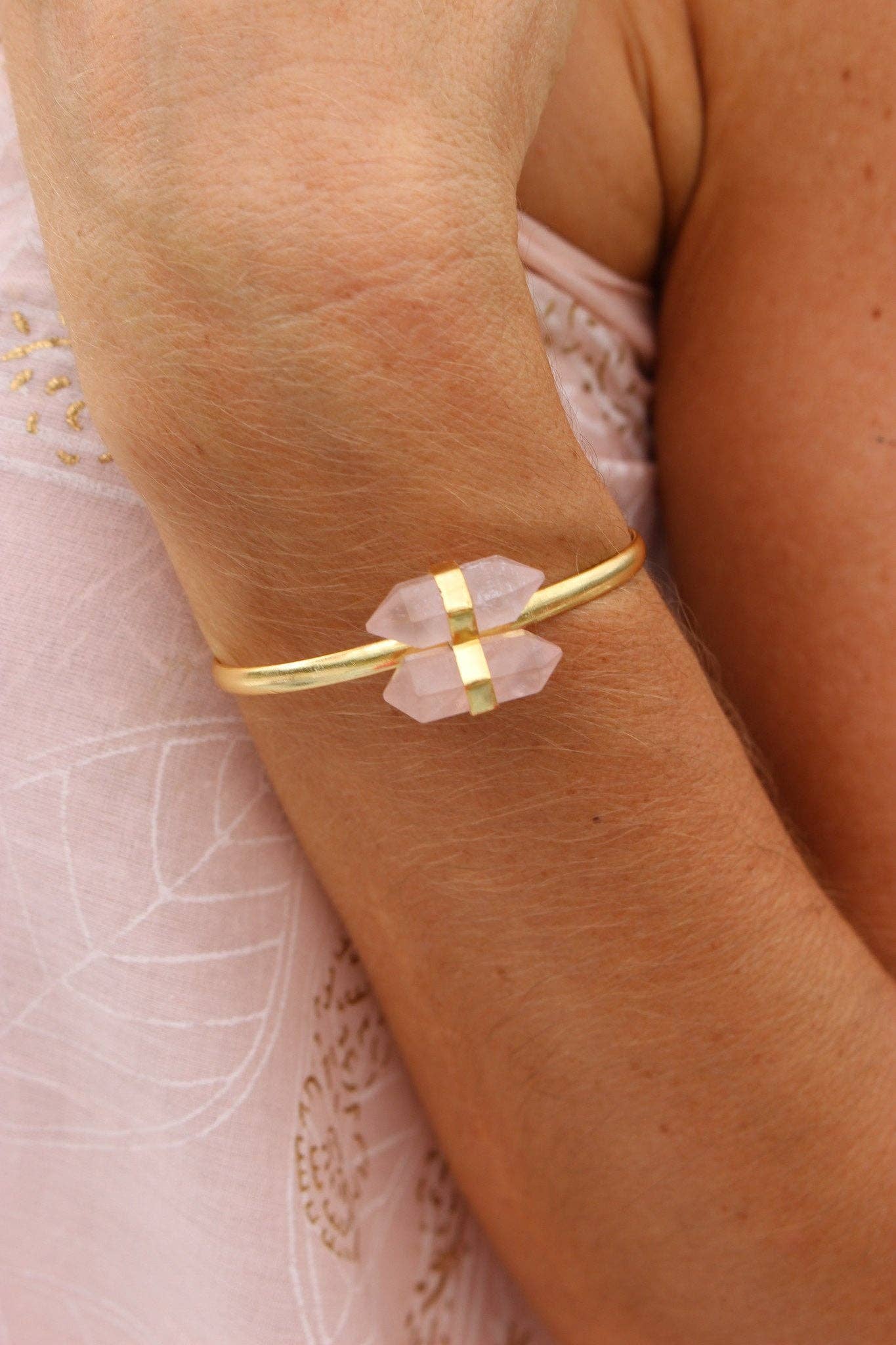 Aurobelle Ibiza - Wholesale Bangle Bracelet - Bracelet with rose quartz0