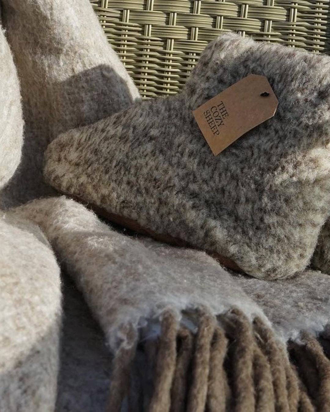 The Cozy Sheep – Engroshandel Slippers - Unisex – Wool slippers – Light grey (High model)6