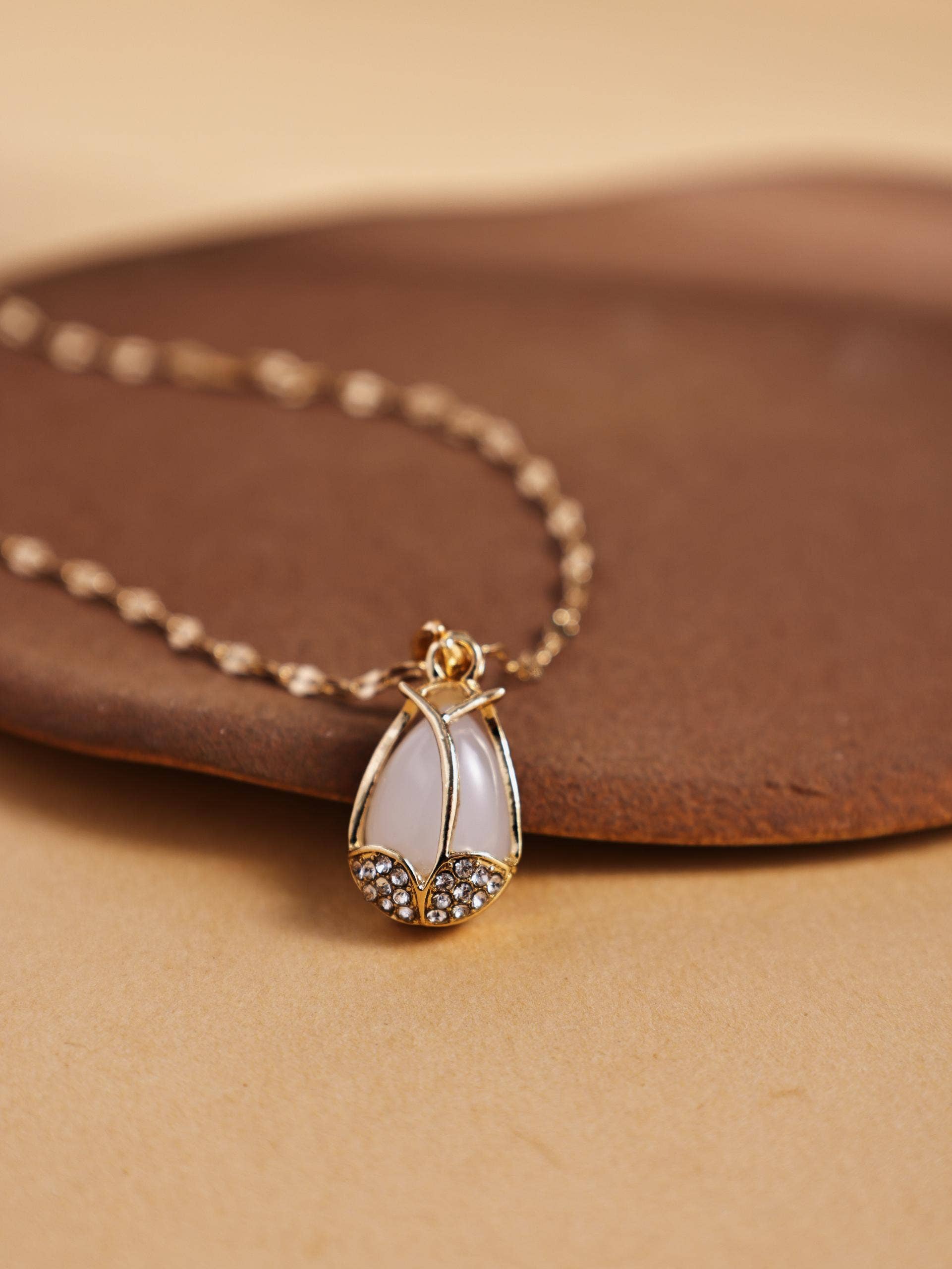 Revelari – wholesale Pendant/charm necklace – White Gem Teardrop Pendant Necklace2