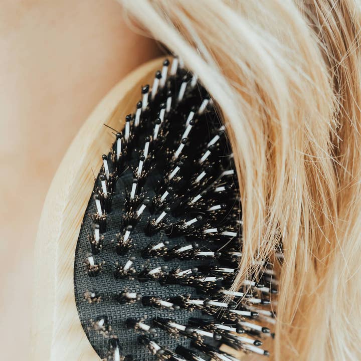 Beauty By Earth - Wholesale Hair Brush/Comb - Hair Brush - Boar Bristle Brush with Detangling Nylon Pins