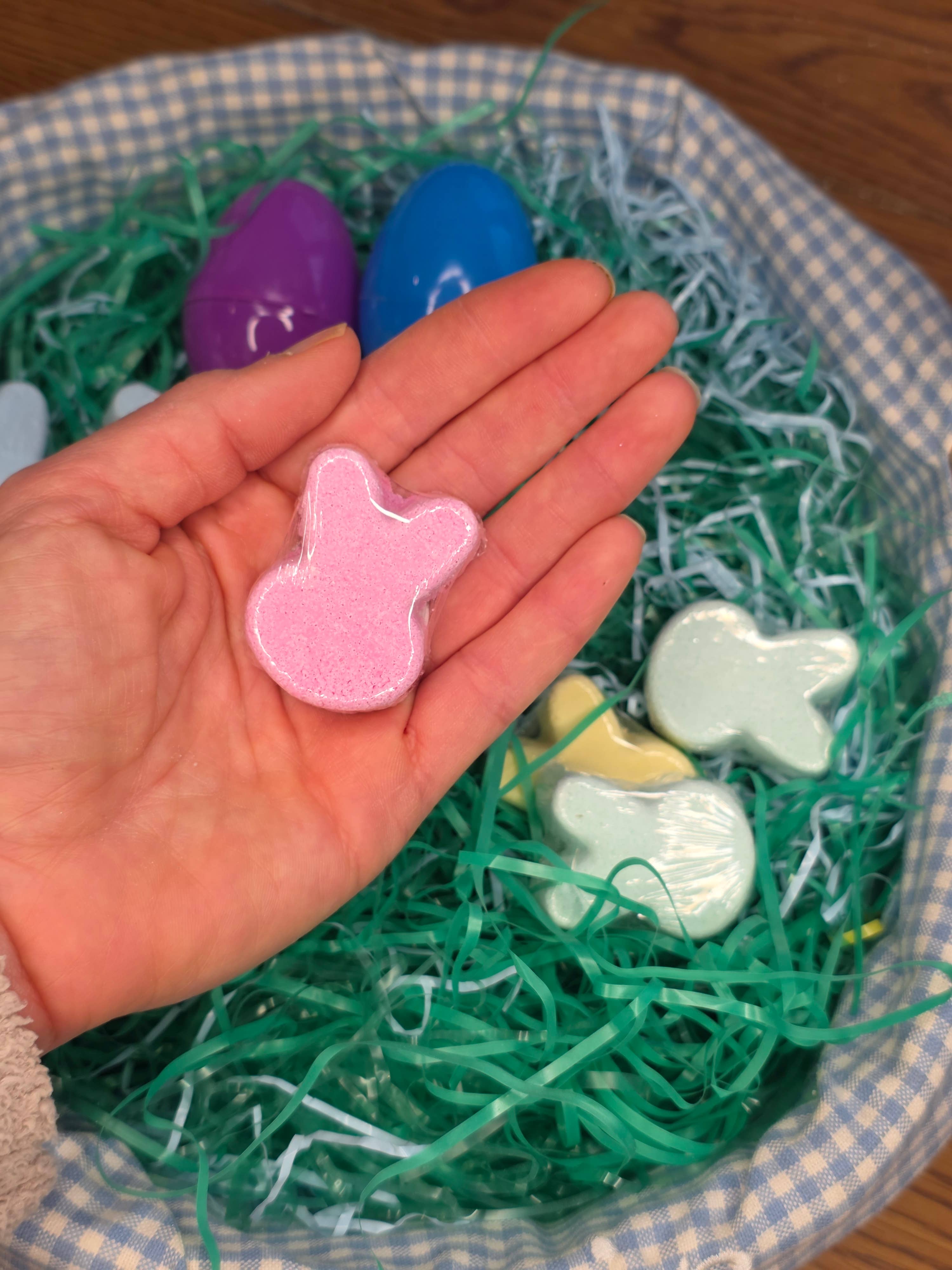 Roxy Grace - Wholesale Bath Bomb/Fizz - Easter Egg Bunny Bath Bomb - Pack of 61