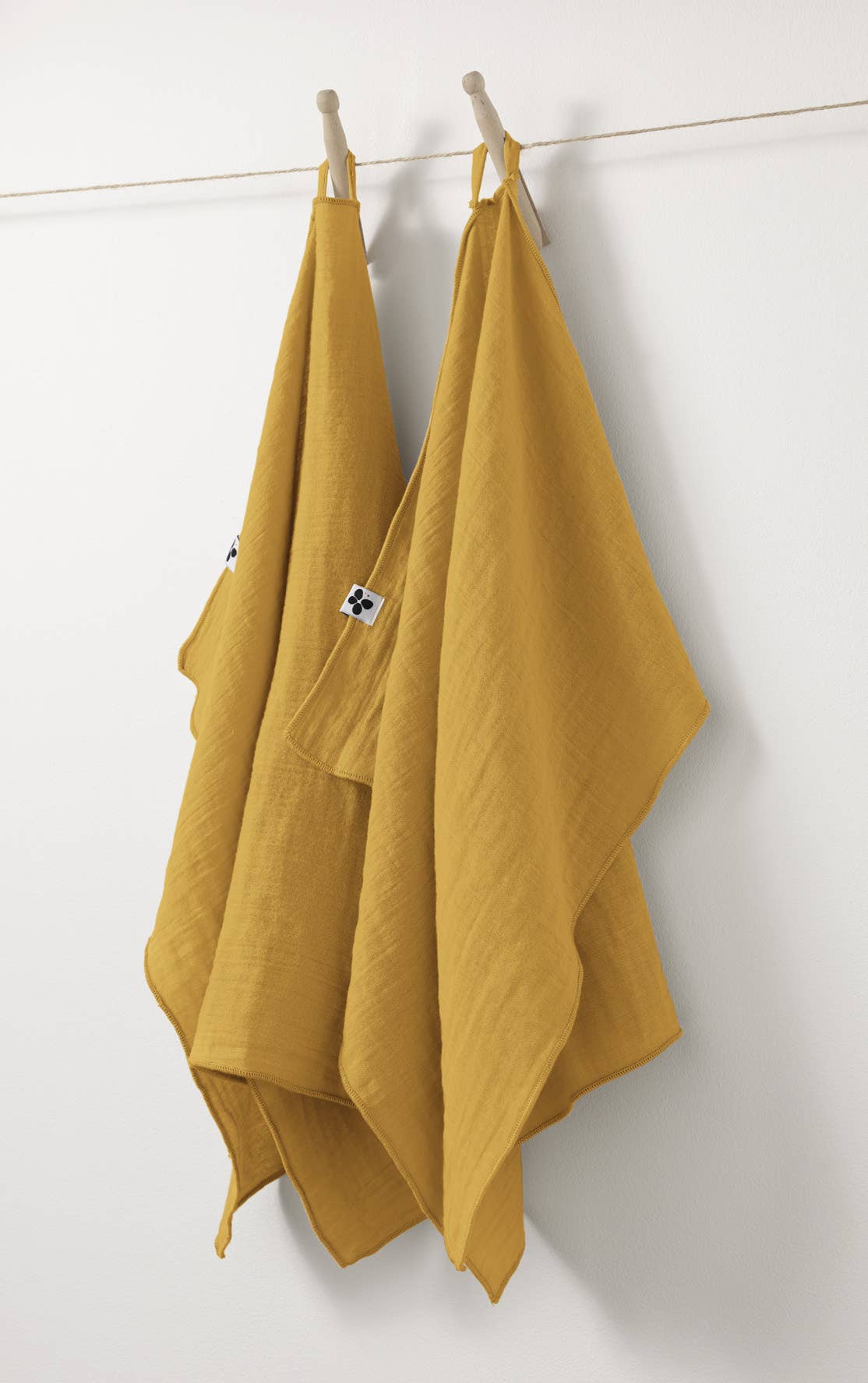 L'effet Papillon – wholesale Hand towel – Set of 2 Gaïa Safran cotton gauze hand towels 50 x 70 cm0