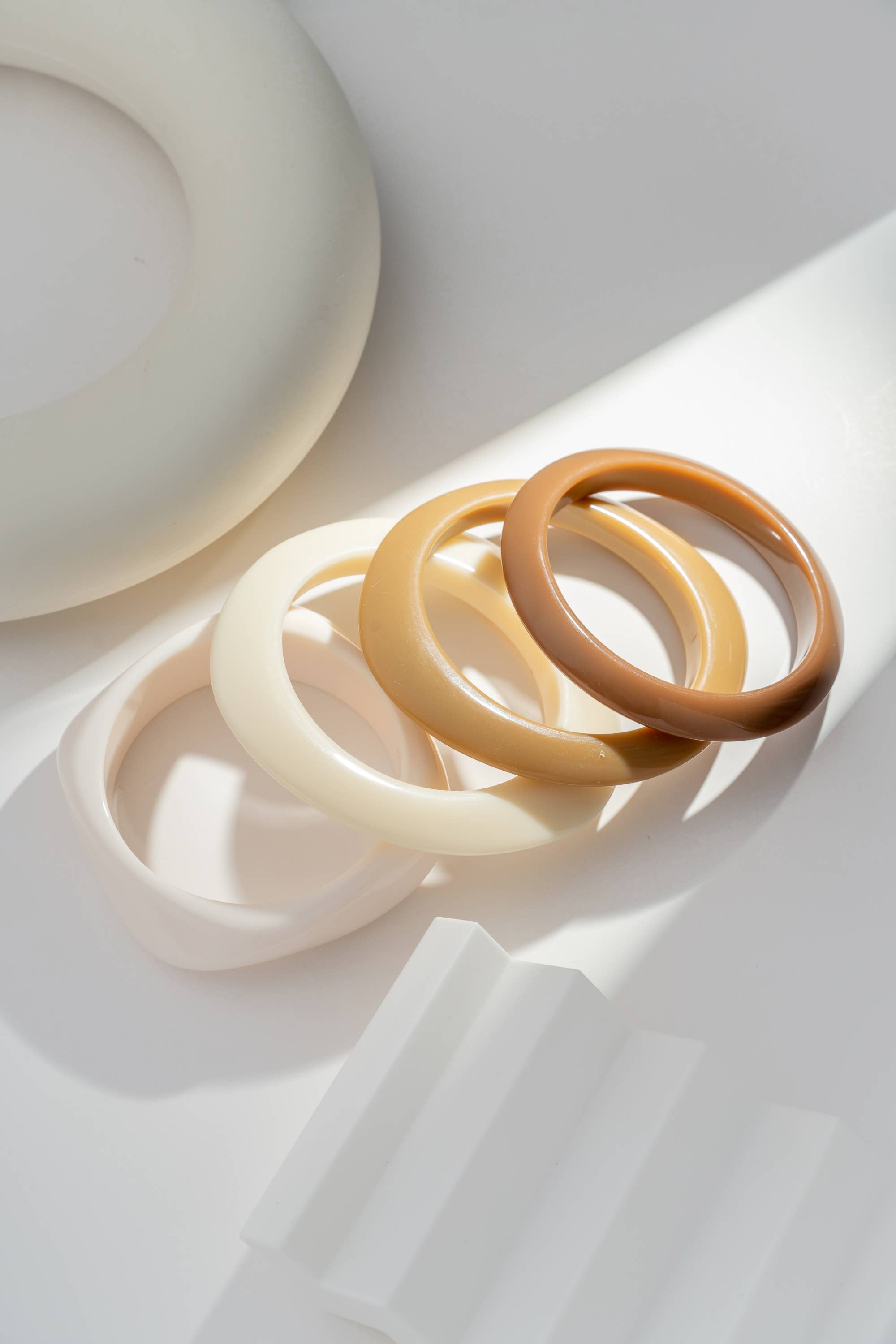 COSMOS - Venta al por mayor Pulseras tipo brazalete - Pulseras Resina Degradado Colores Formas Mixtas1