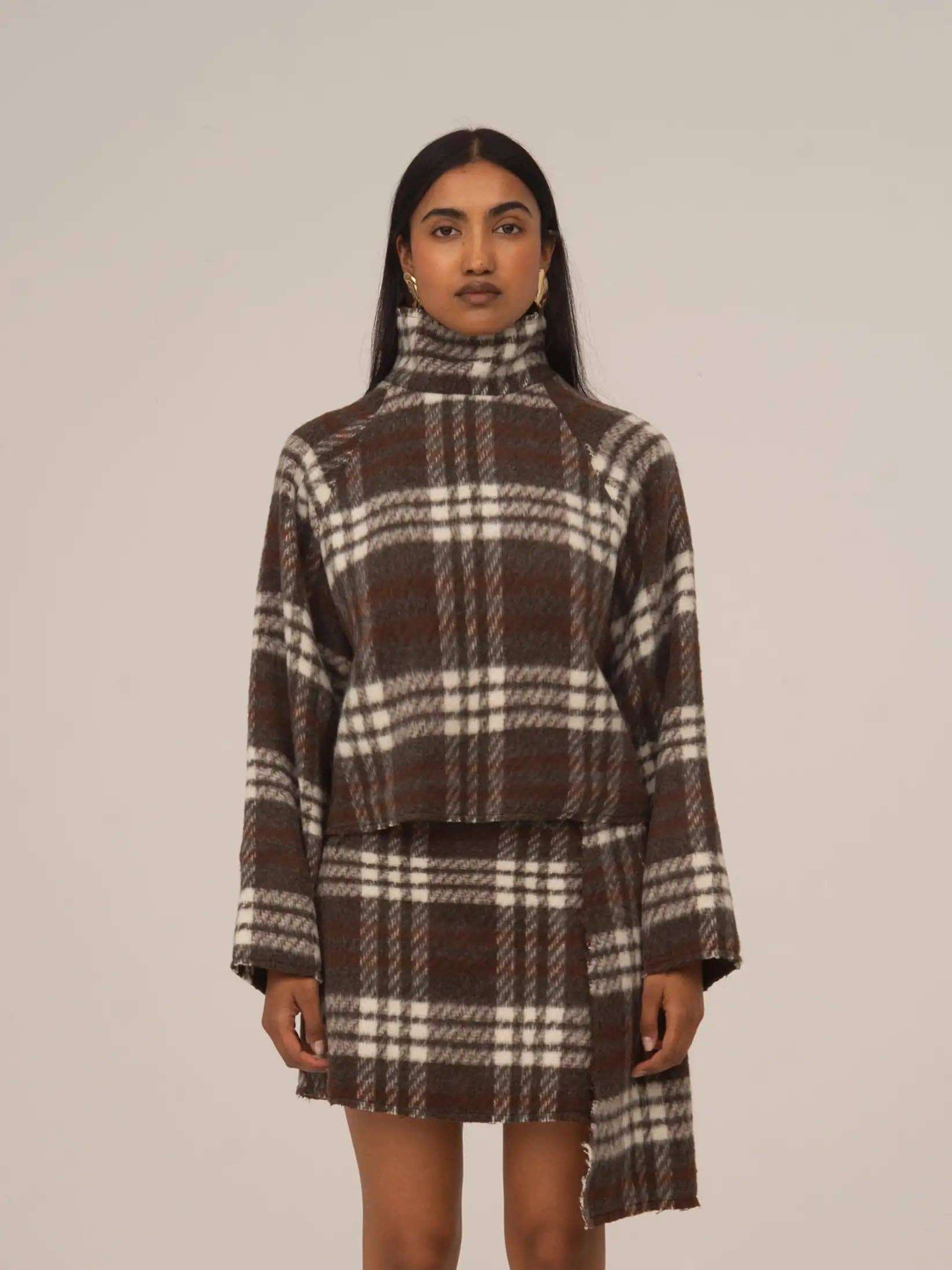 CARMEN SAYS - Venta al por mayor Túnica - Mujer - Barefoot Plaid Brown Turtleneck Overshirt1