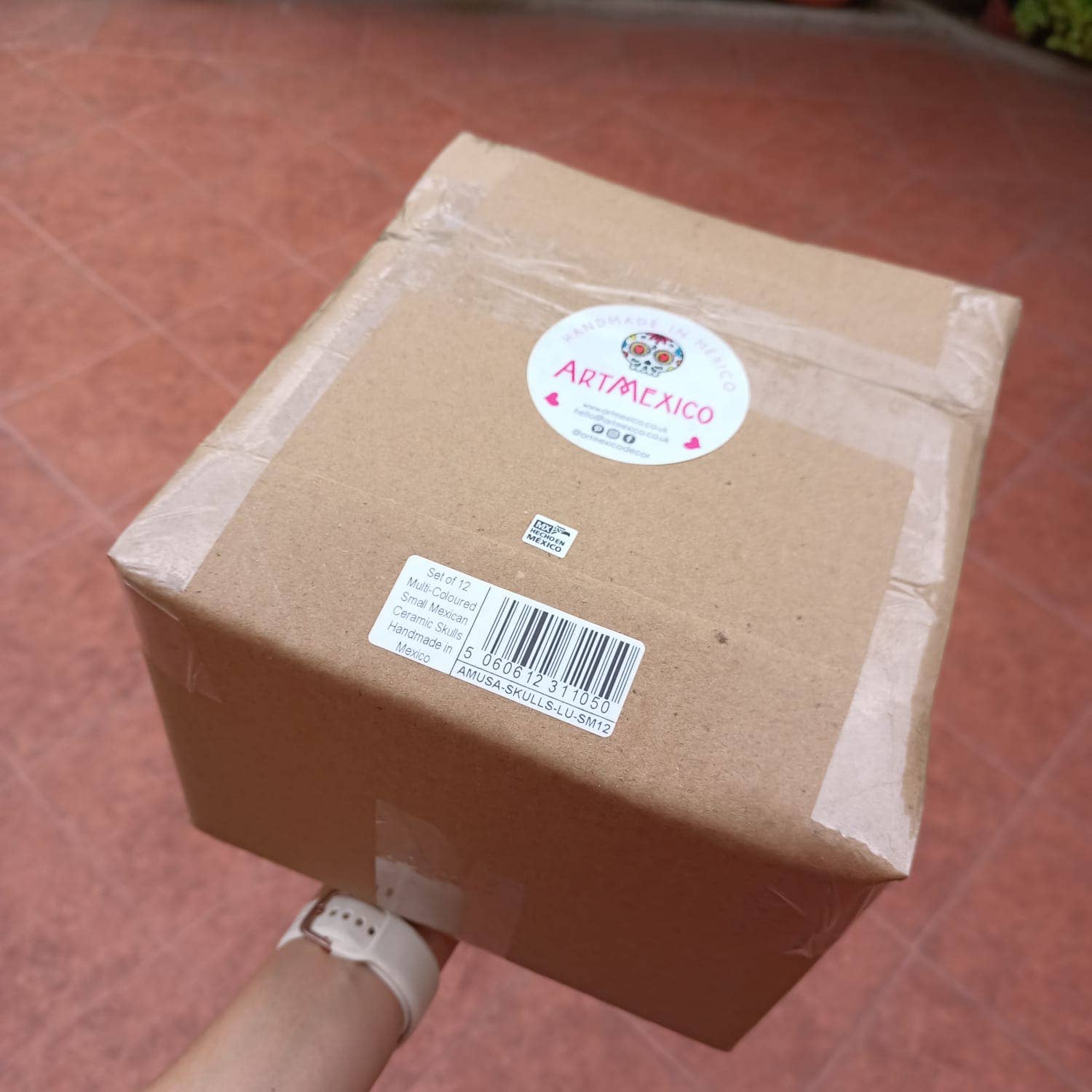 ArtMexico Ltd - Vente Décorations de table - 12 crânes en sucre mexicains peints en céramique Dia de Muertos Decor8