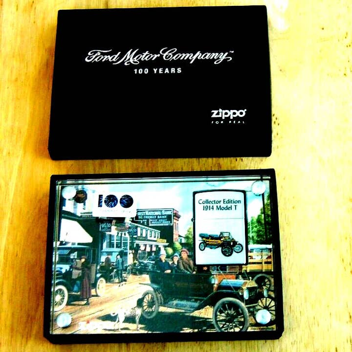 Encendedor Zippo Ford Modelo T 100º Aniversario 2002 con Expositor para venta al por mayor de Lighter King