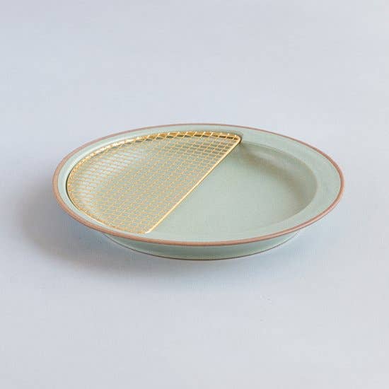 KIKIME - Wholesale Dinner Plate - amime Plate Half 9" |Â Plate w/ Half-moon shaped metal netÂ