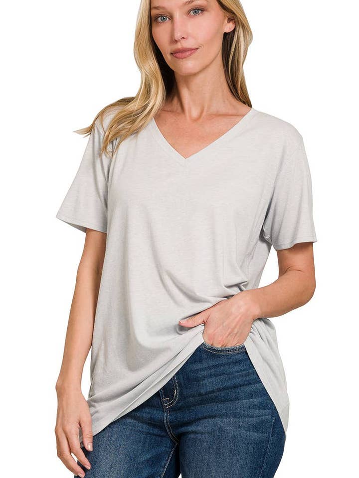 T-shirt en coton à manches courtes et col en V pour la vente par Vanilla Monkey