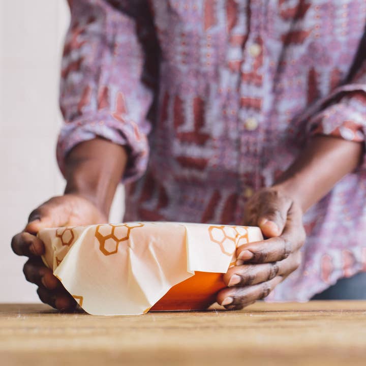 Bee's Wrap - Wholesale Food Storage Wrap/Bag - Large Wrap - Honeycomb Print9