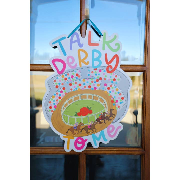 Fala-me de Derby - Pendurador de Porta por atacado de Doodles By Rebekah