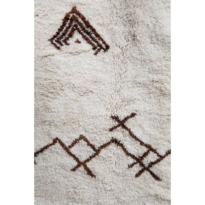 Ouive - Wholesale Area Rug - "Symbol" White Moroccan Berber Rug with Brown Tribal Symbols