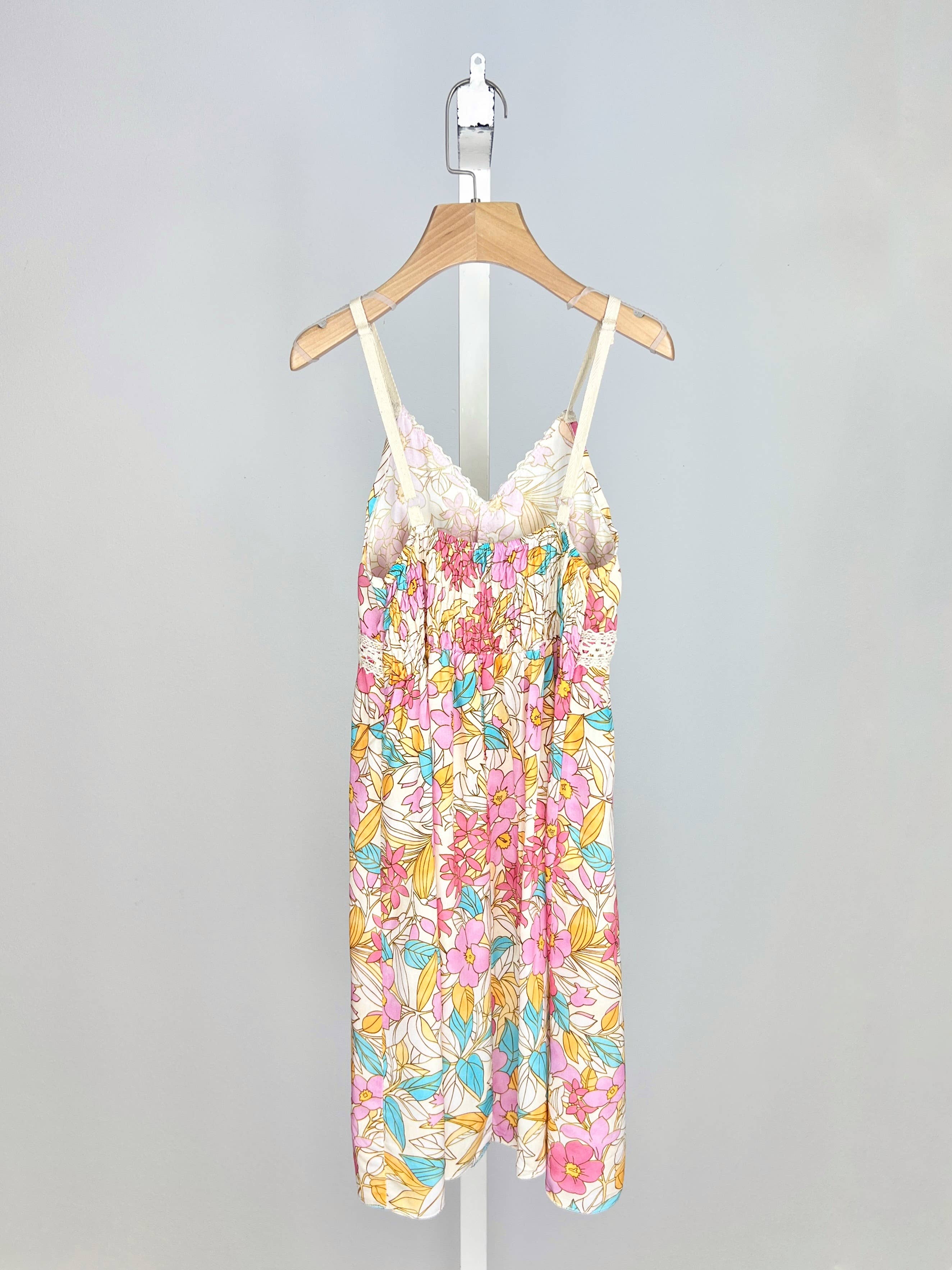 MINI MIGNON PARIS – wholesale Dress – Kids – Bohemian floral dress with lace and adjustable straps for girls1