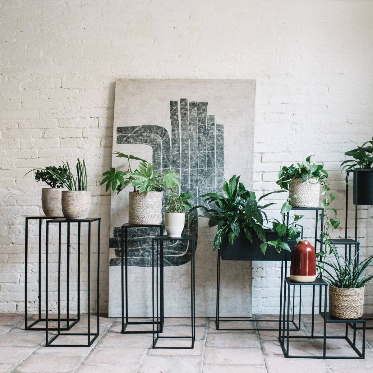 Andrea House - Wholesale Plant Pot Stand - Black metal plant stand1