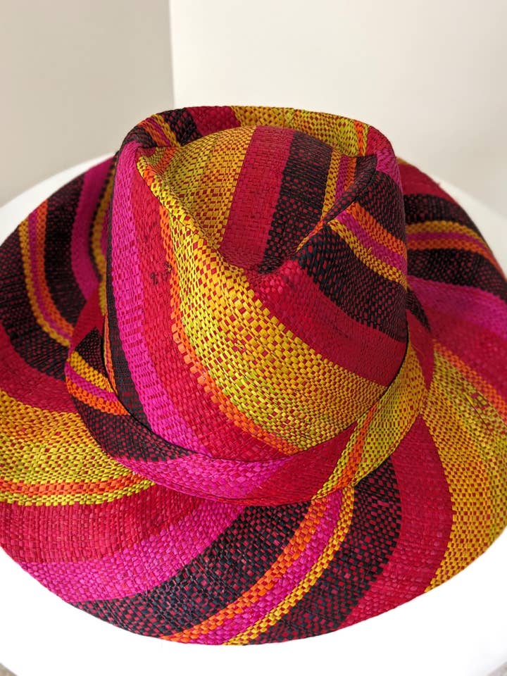Chapeau Fedora en Paille de Raphia Chapeau d'Été Coloré Léger Rose pour la vente par Frost Hats