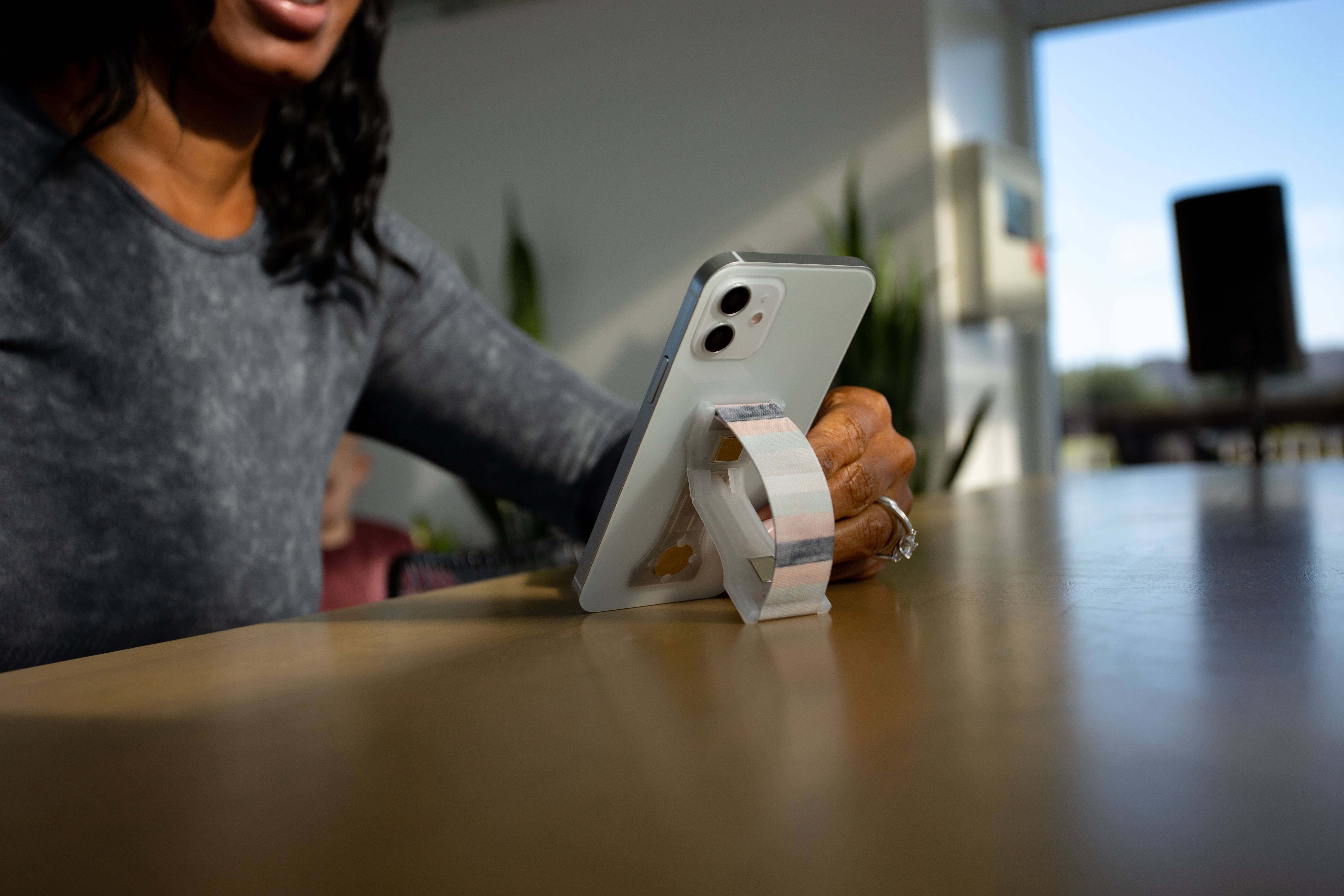 LoveHandle - Wholesale Phone Grip - LoveHandle PRO - Black Elastic6