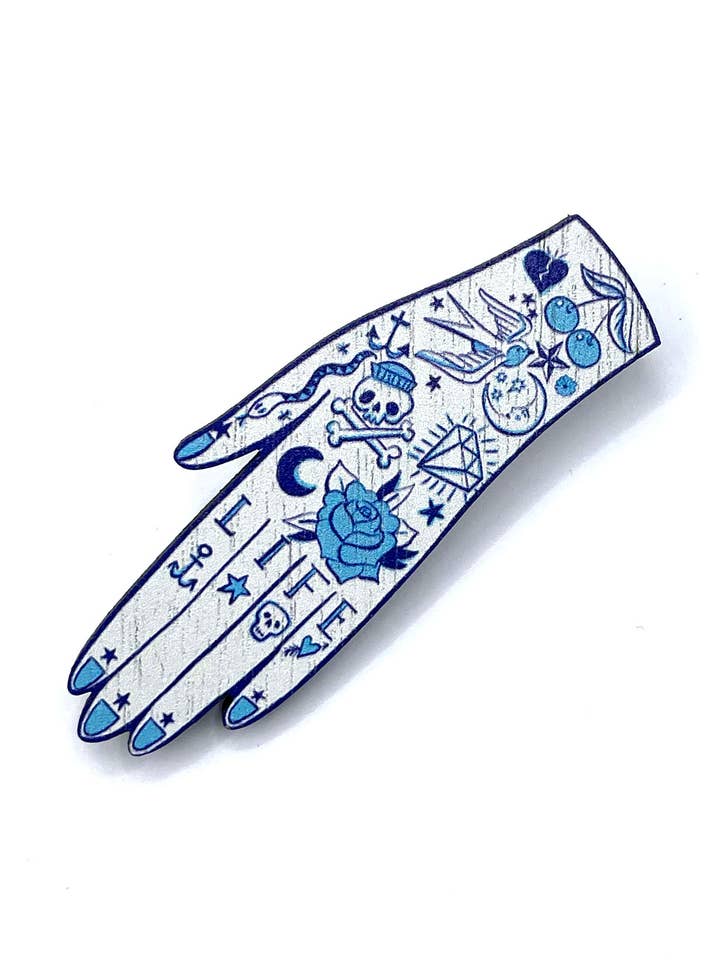 Broche à main tatouée/insigne de tatouage nautique pour la vente par Su Owen