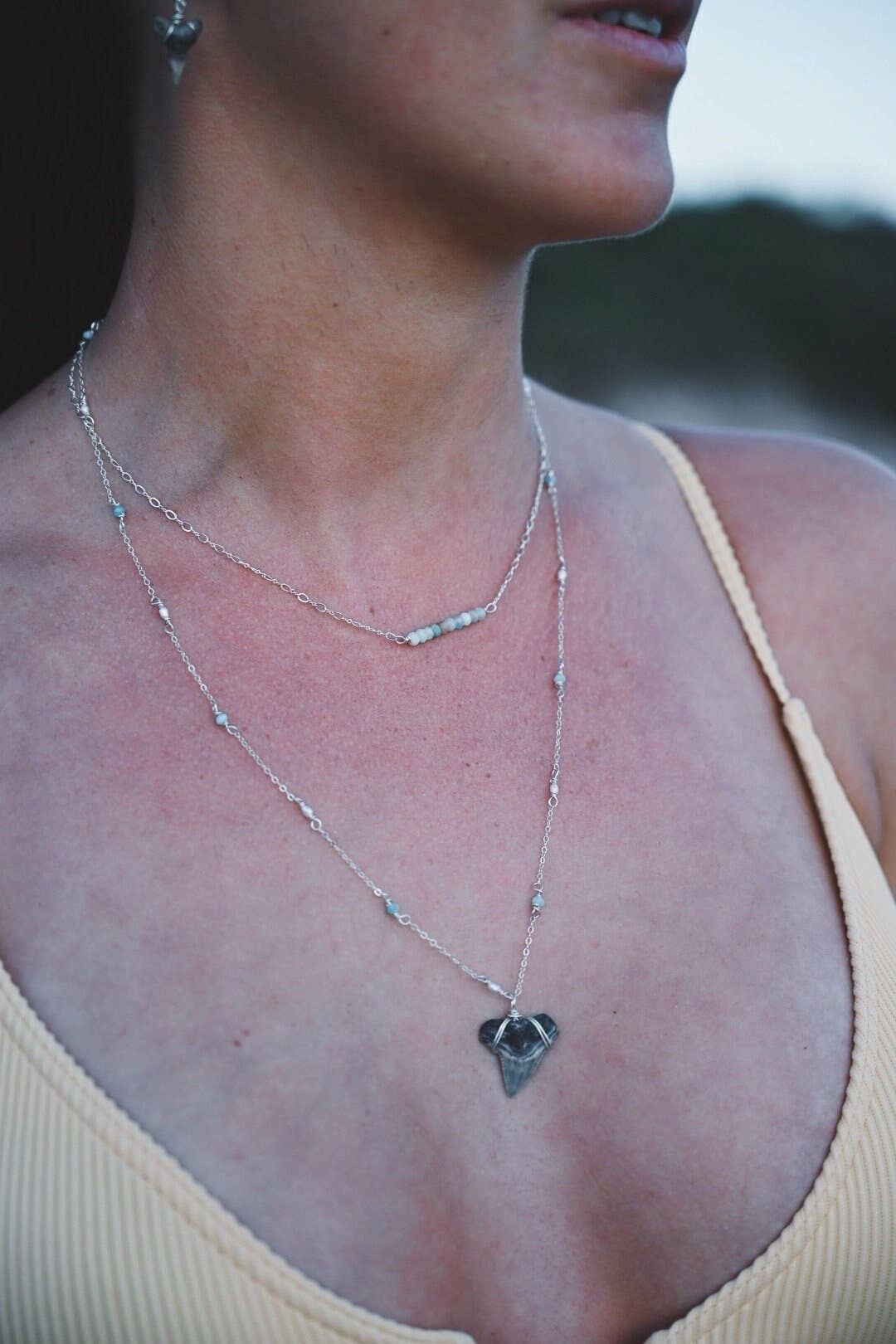 Seastainably Made – Engroshandel Halskæde med vedhæng – Sterling sølv lækker haj tand halskæde med ædelsten Ch0