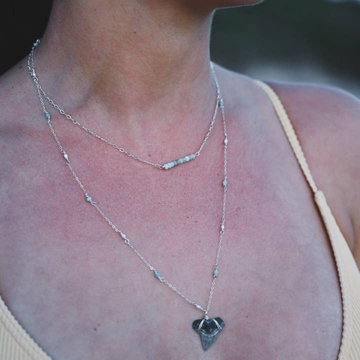 Seastainably Made – Engroshandel Halskæde med vedhæng – Sterling sølv lækker haj tand halskæde med ædelsten Ch