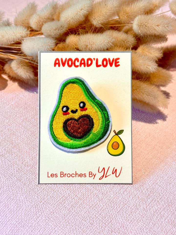 Färgglad fantasibrosch – Handgjort smycke – YourLittleWords för wholesale av YourLittleWords