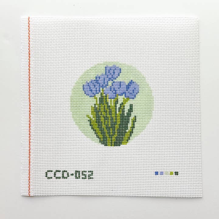 Cotswold Co Designs – Material para bordar/ponto de cruz por atacado – Tela de Ponto de Tapeçaria Redonda com Flor de Tulipa | Pintada à Mão 13 Mesh | Design de 4" em Tela de 8" x 8" | Pronta para Envio1