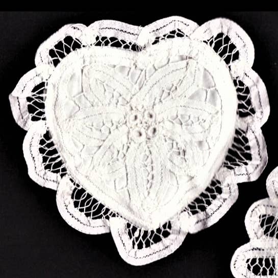 Eastern Sunrise Lace And Linens Inc. – wholesale Tooth fairy pillow – Child – Tooth Fairy Pouch Batten Lace Cotton Heart or Round Sachet