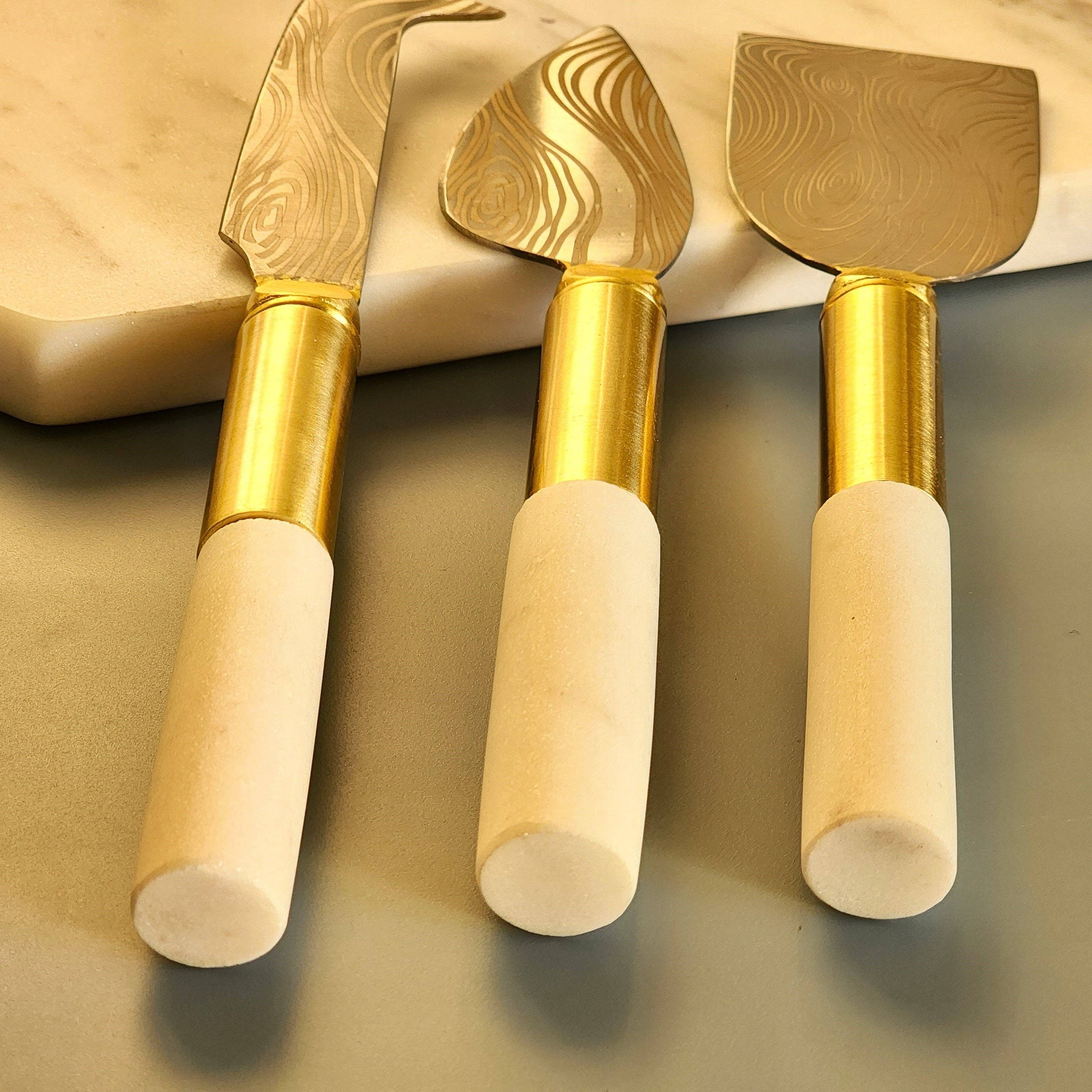 Gibb & Daan - Vente Couteaux à fromage - Poignées en marbre blanc et laiton, ensemble de couteaux à fromage gravés7