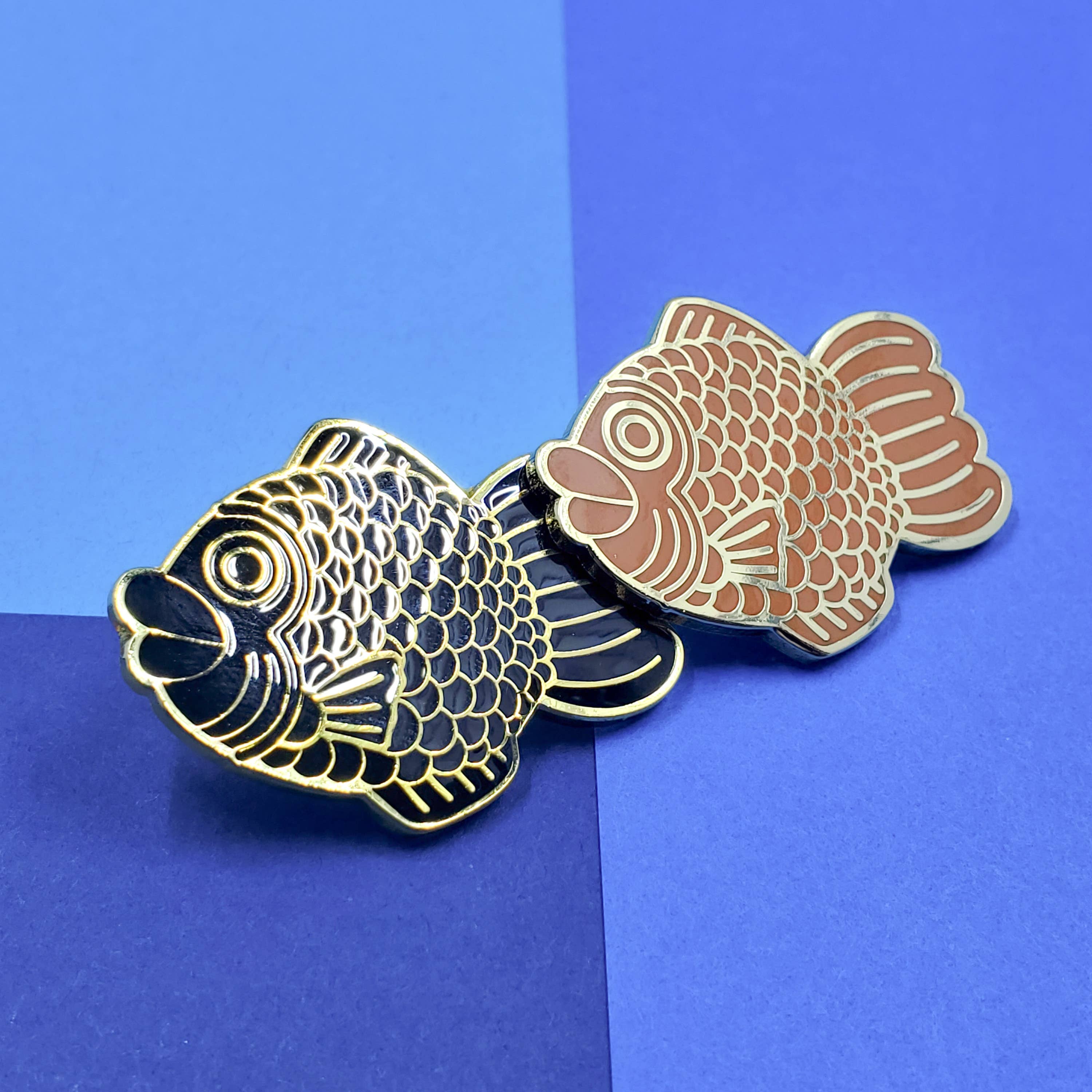 Opalescent Eel Illustration & Design - Wholesale Lapel Pin/Button - Taiyaki Hard Enamel Pin5