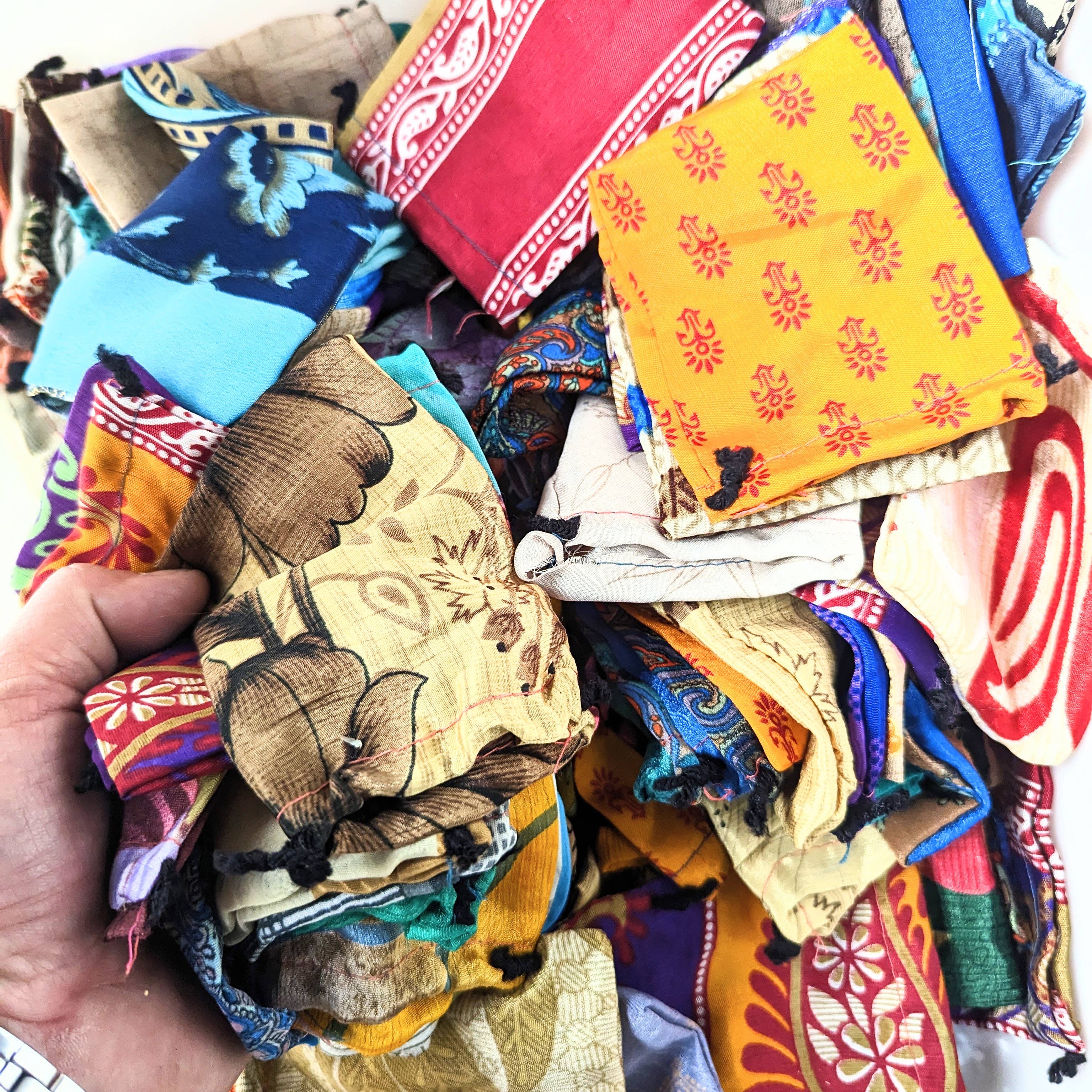 Tenzing Collections – wholesale Presentpåse – Tenzing Collections - 100-pack återvunna siden- och jutesäckar med dragsko eller dragkedja för gåvor16