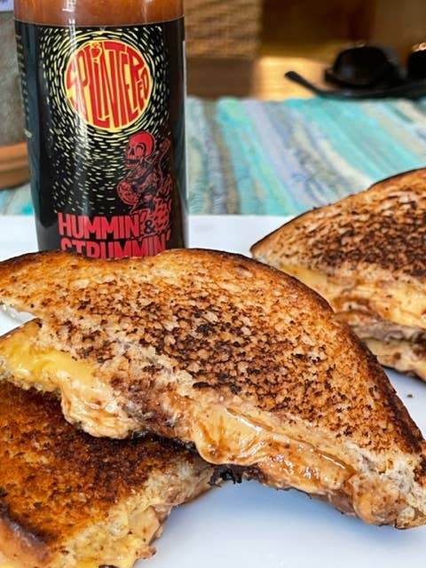 Splintered Sauce - Wholesale Hot Sauce - Hummin’ & Strummin’ Hot Sauce4