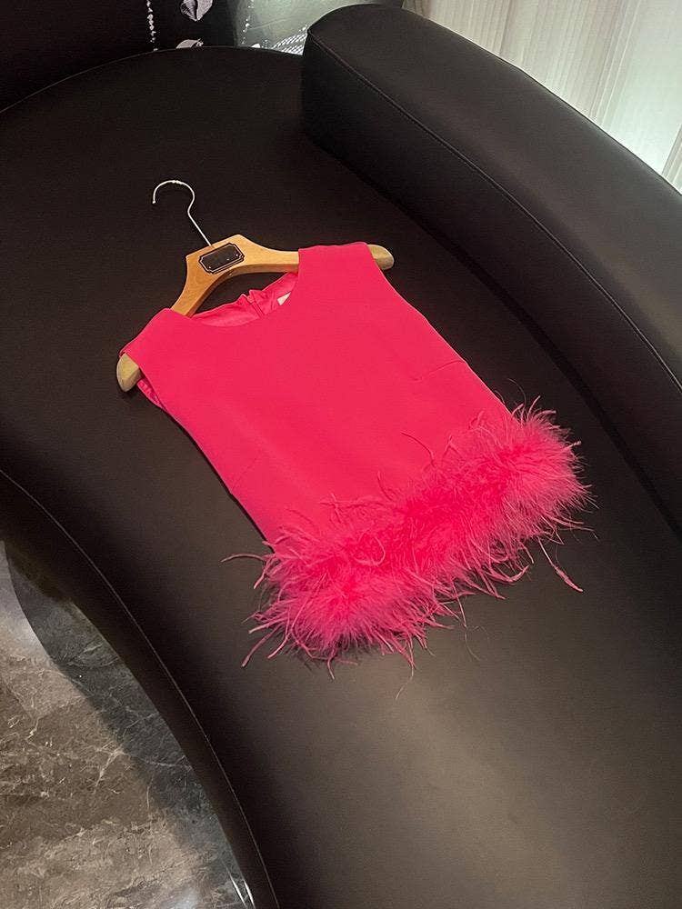 Sanyao Fashion - Wholesale Outerwear Vest - Women's - SY411 White Ostrich Feather Trim Round Neck Sleeveless Top7