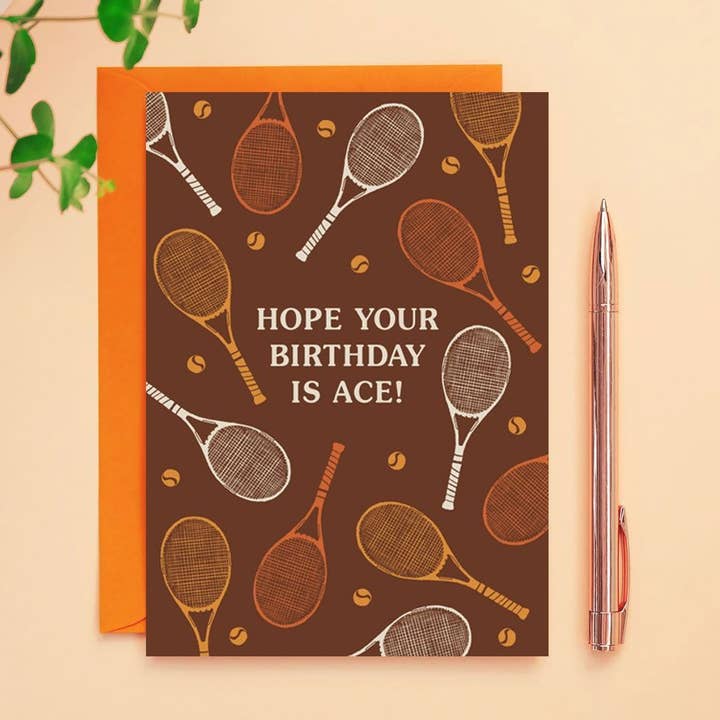 Carte de tennis « Hope Your Birthday Is Ace » pour la vente par Paper Plane (US Duties Paid)