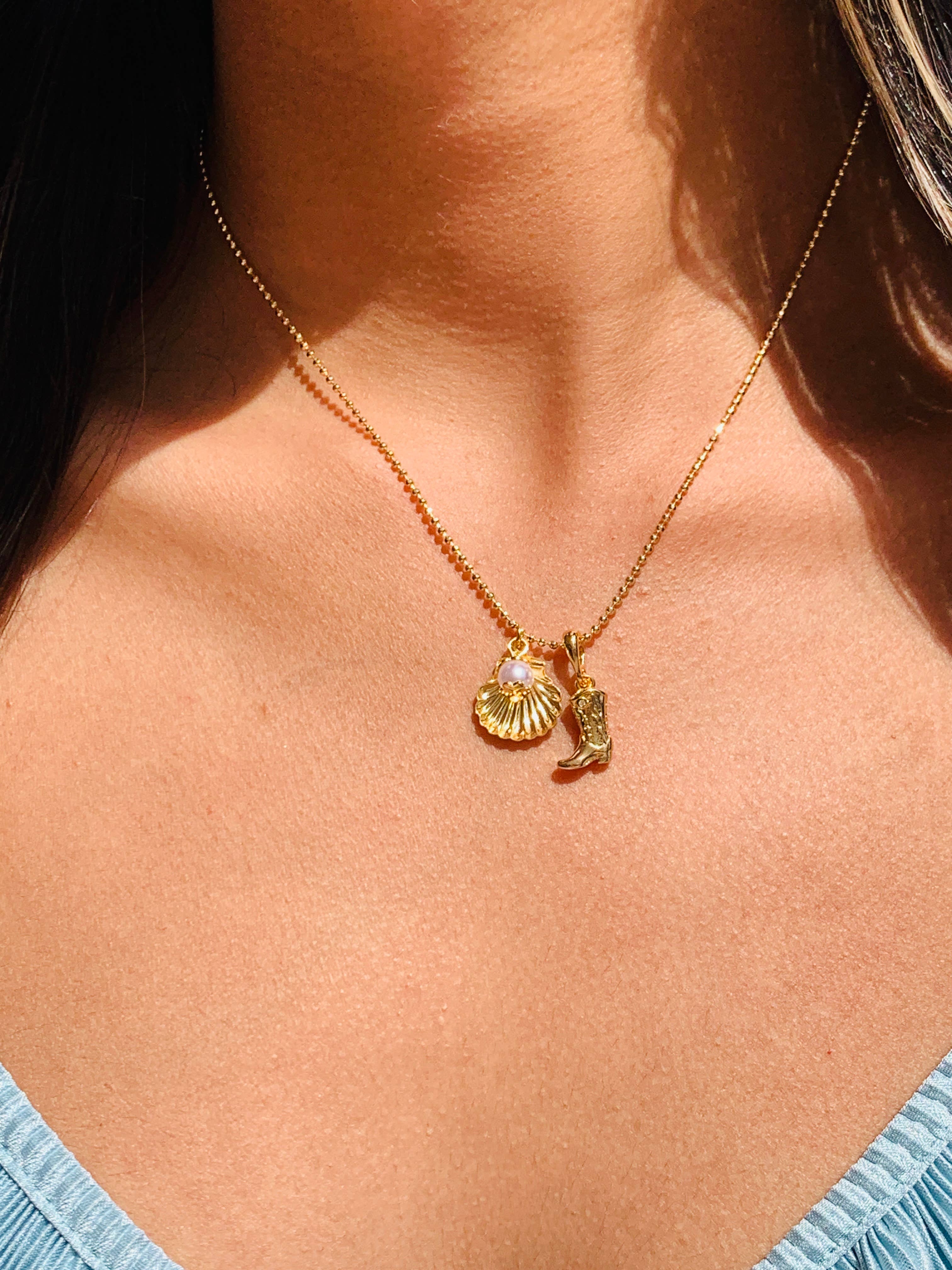 Mali Beads – Großhandel Kette mit Anhänger/Charm – 18K Gold Küsten-Cowgirl-Hut und Muschel-Anhänger Halskette4