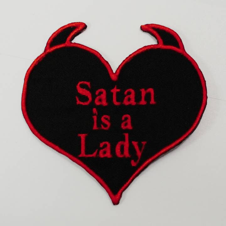 Patch termoadesiva Satan is a Lady per la vendita all'ingrosso da parte di Junkyard Witch
