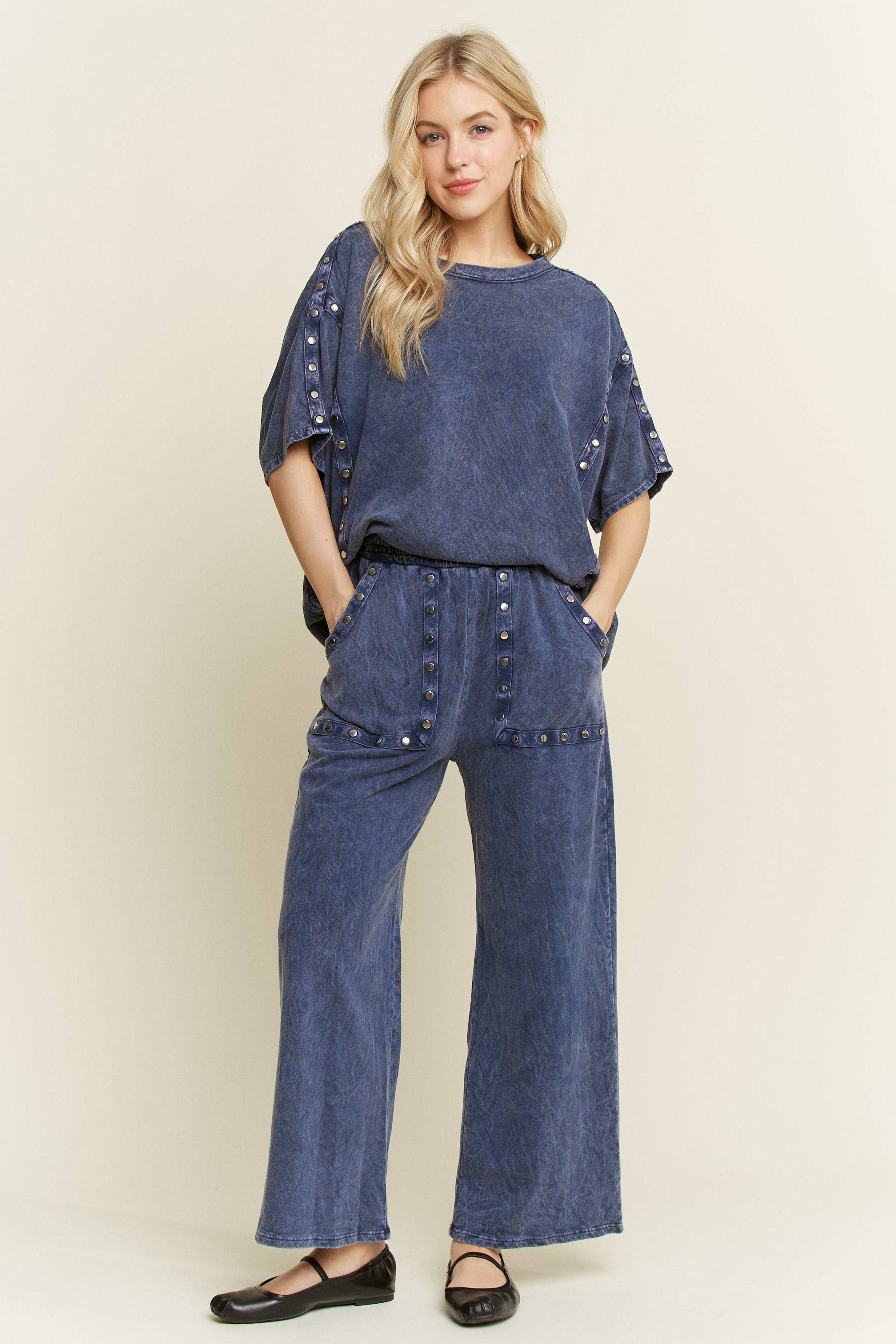 J.Her – Großhandel Lounge-Trainingshose/-Jogginghose – Damen – Mineralgewaschene, mit Nieten besetzte Wide-Leg-Hosentaschen HP654913